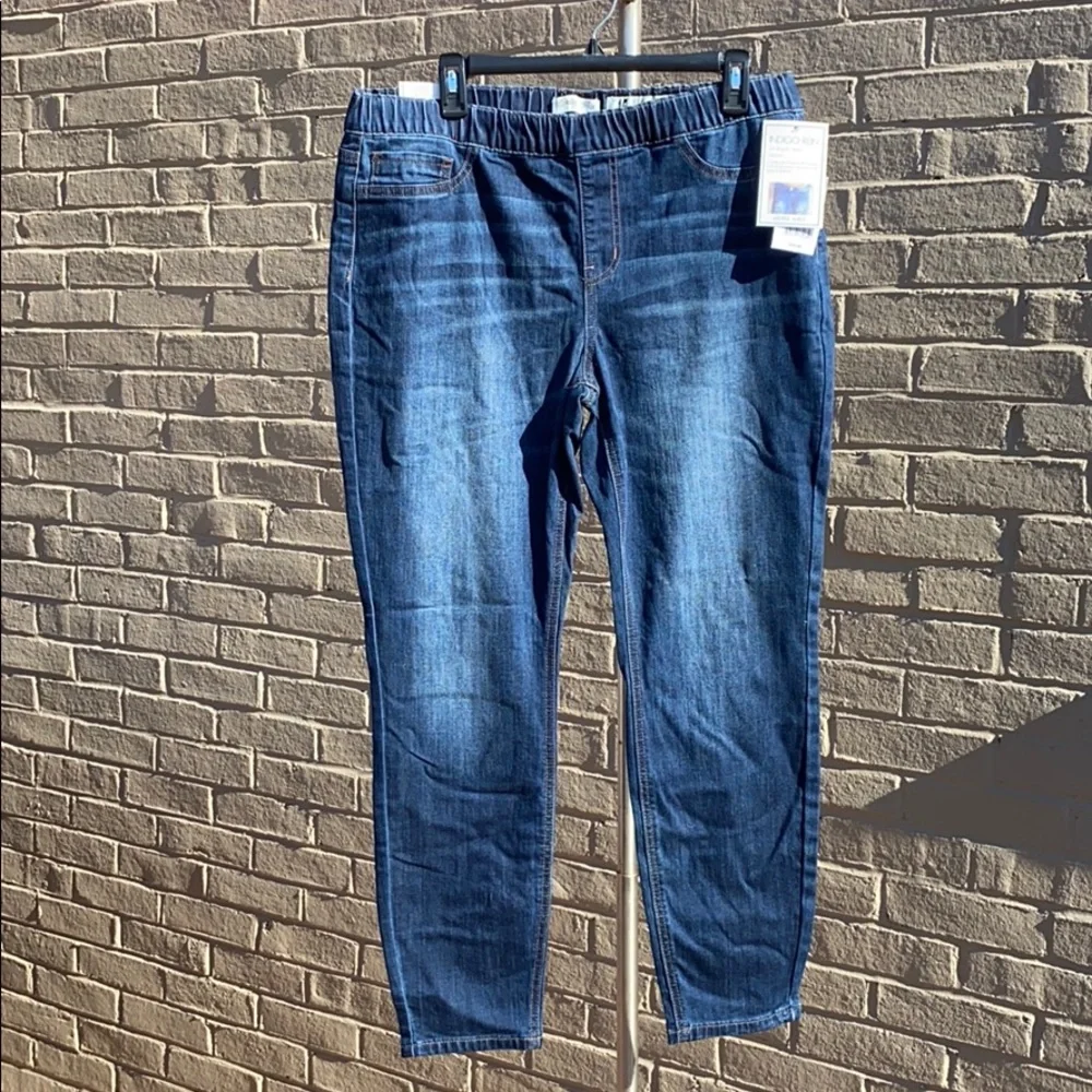 NWT Juniors’ Indigo Rein Mid-Rise Pull-On Jeggings